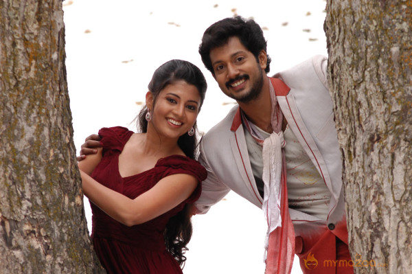 Ninaithathu Yaaro Movie Stills 