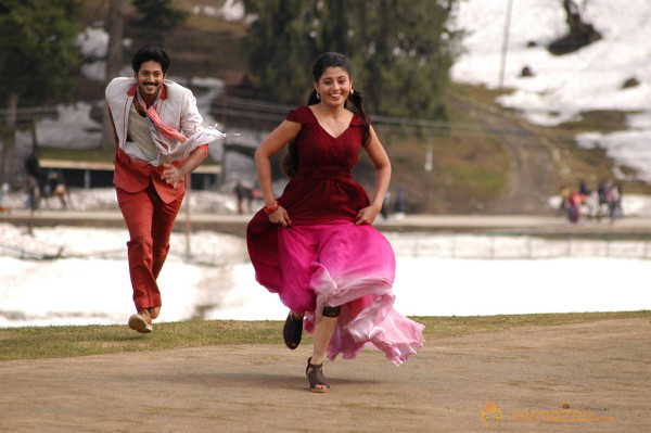 Ninaithathu Yaaro Movie Stills 