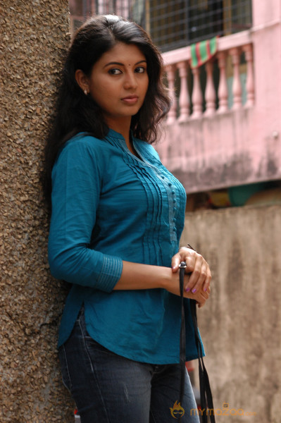 Ninaithathu Yaroo Movie Stills 