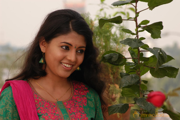 Ninaithathu Yaroo Movie Stills 