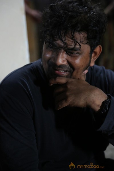 Onaayum Aattukkuttiyum New Movie Stills 