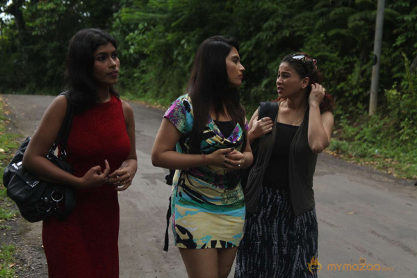 Ooduruval Movie Stills 