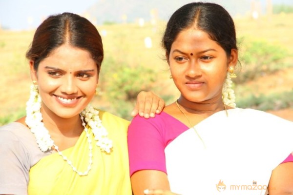 Oru Thozhan Oru Thozhi Tamil Film Stills