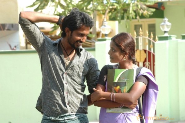 Oru Thozhan Oru Thozhi Tamil Film Stills