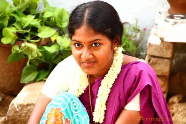 Oru Thozhan Oru Thozhi Tamil Film Stills