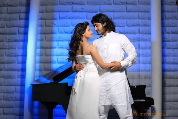 Oru Vaanavil Pola Movie Stills 