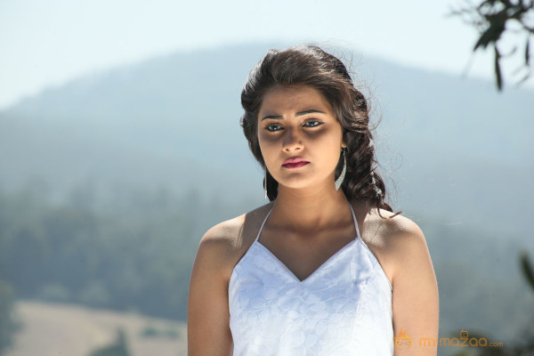 Oru Vaanavil Pola Movie Stills 