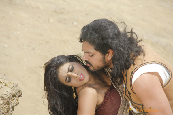 Padam Paesum Movie Stills 