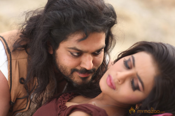 Padam Paesum Movie Stills 