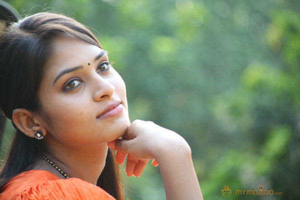 Pani Vizhum Malar Vanam Movie Stills 