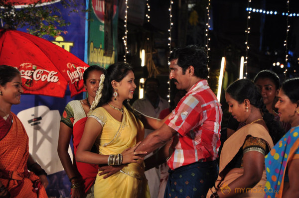 Paravai Movie Stills 