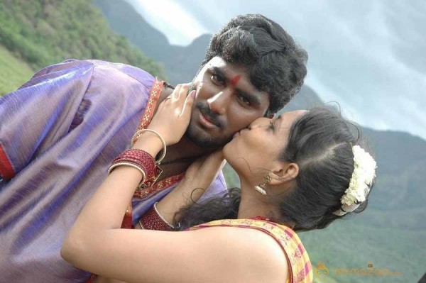 Pazhagiyathe Pirivatharka movie stills 