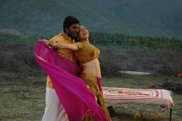 Pazhagiyathe Pirivatharka movie stills 