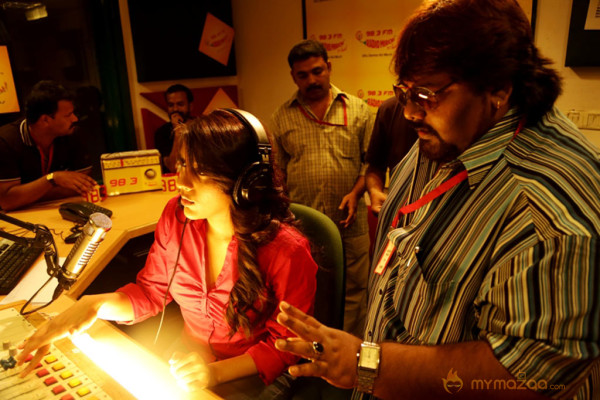 Priyamudan Priya Movie Onlocation Stills 