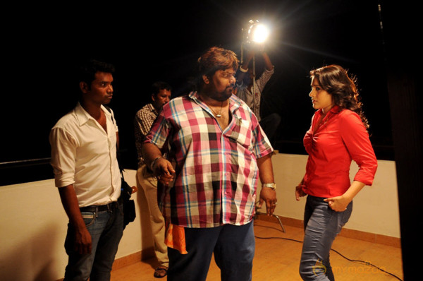 Priyamudan Priya Movie Onlocation Stills 