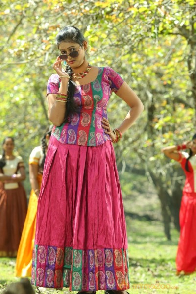 Puthusa Nan Poranthen Movie Stills