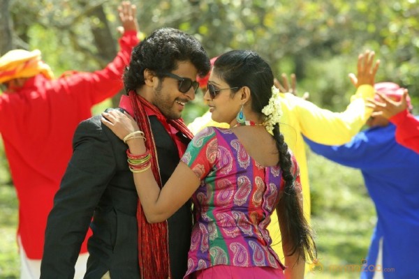 Puthusa Nan Poranthen Movie Stills