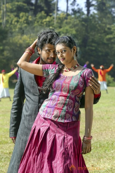 Puthusa Nan Poranthen Movie Stills