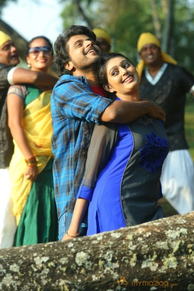 Puthusa Nan Poranthen Movie Stills