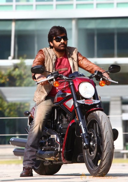 Ravi Teja in Bengal Tiger Movie Latest Stills