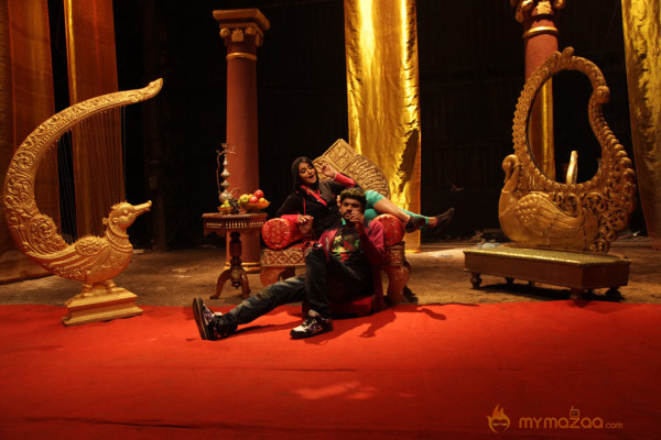 Rendavathu Padam Movie Stills 