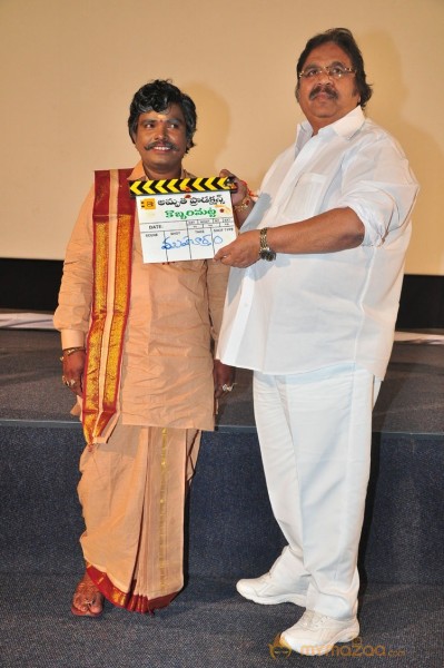 Sampoornesh Babu Kobbarimatta New Pics