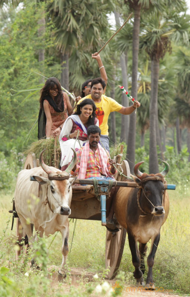 Sonna Puriyadhu Movie Stills 