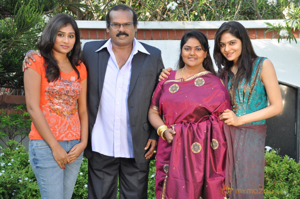 Summa Nachunu Irukku Movie Stills  