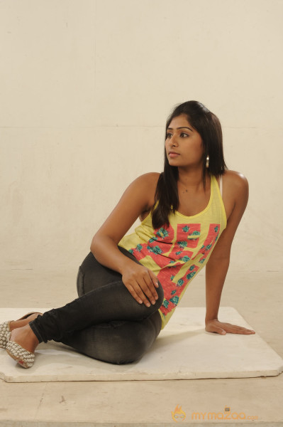 Summa Nachunu Irukku Movie Stills  