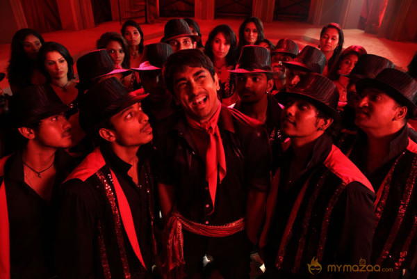 Theeya Velai Seiyyanum Kumaru Movie Stills 