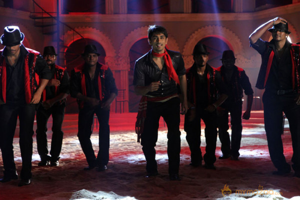 Theeya Velai Seiyyanum Kumaru Movie Stills 