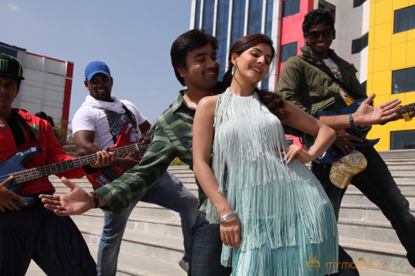 Thillu Mullu Movie Latest Stills 