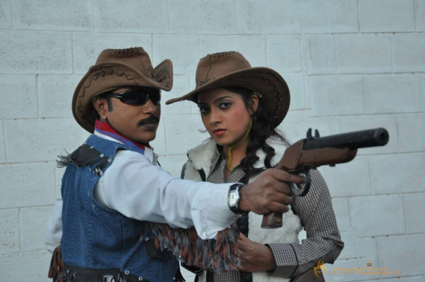 Thirumathi Thamizh Movie Stills 