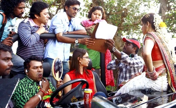 Uthamaputhiran Movie Stills