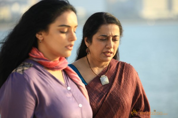 Uyirin Osai Movie Stills 