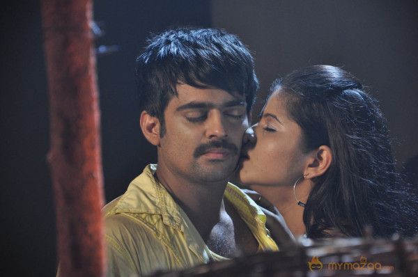 Uyirukku Uyiraga Movie Stills 