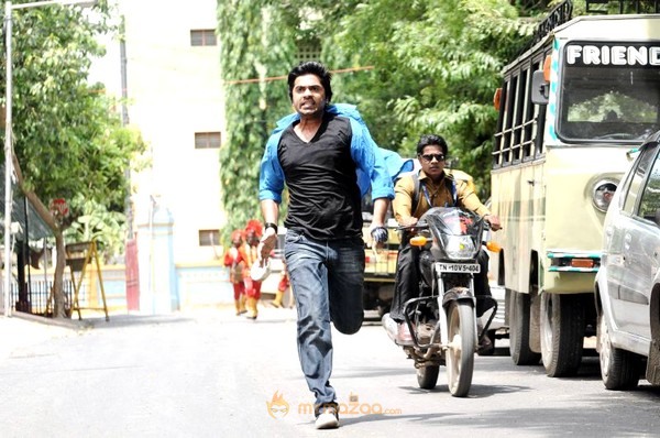 Vaanam Movie Still