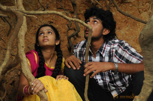 Vadakkum Therkum Movie Stills 