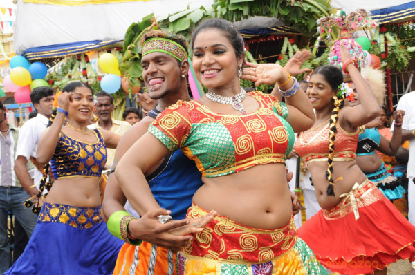 Vadakkum Therkum Movie Stills 