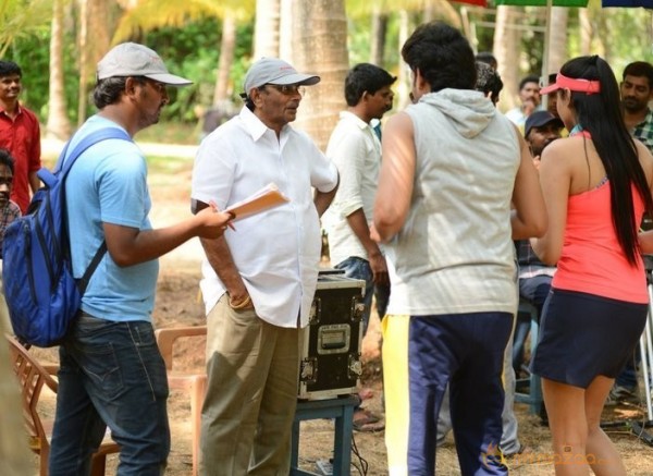 Valli Movie Working Photos