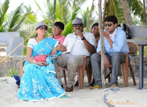 Valli Movie Working Photos