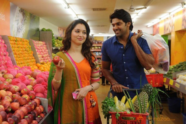 Vasuvum Saravananum Onna Padichavanga Tamil Movie Stills