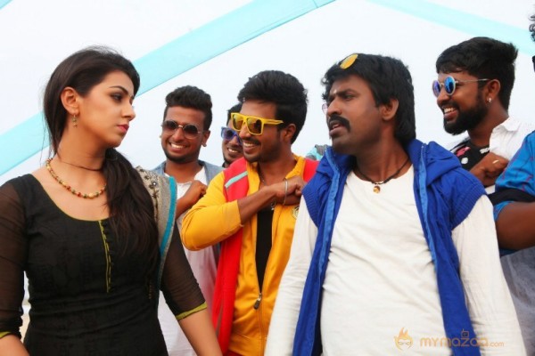 Velainu Vandhutta Vellaikaaran Movie Stills