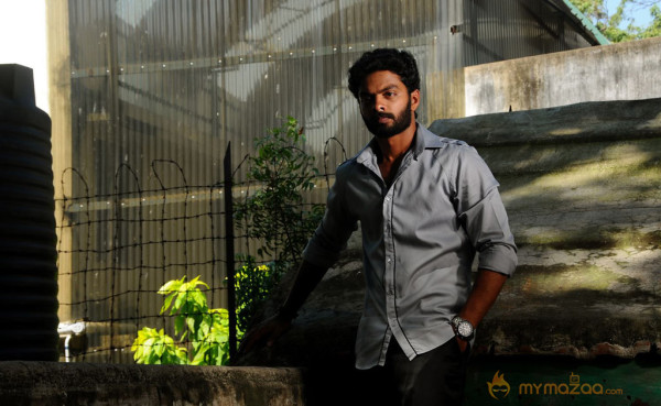 Vidiyum Mun Movie Stills 