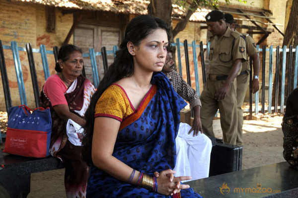 Vidiyum Mun Movie Stills 