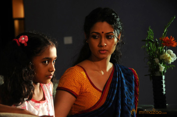 Vidiyum Mun Movie Stills 