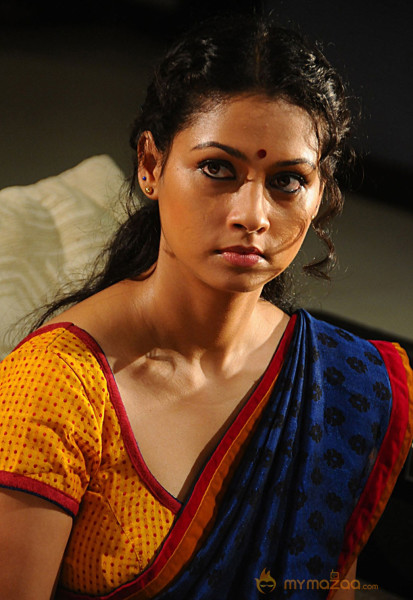 Vidiyum Mun Movie Stills 