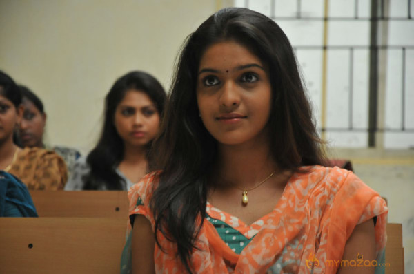 Vidiyum Varai Vinmeengalaavom Movie Stills 