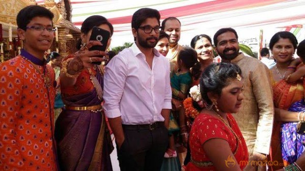 Allu Arjun's Duvvada Jagannadham New Look Photos