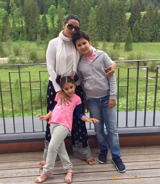 Mahesh Babu Family Holiday Tour Photos